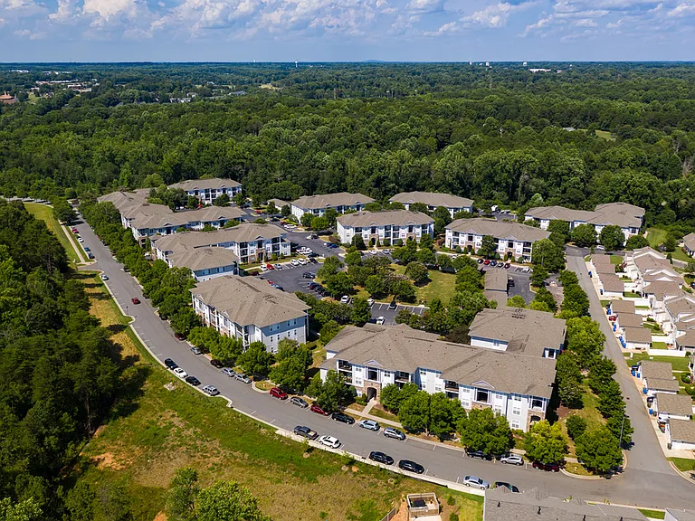 Avana Lake Norman — Photo 35