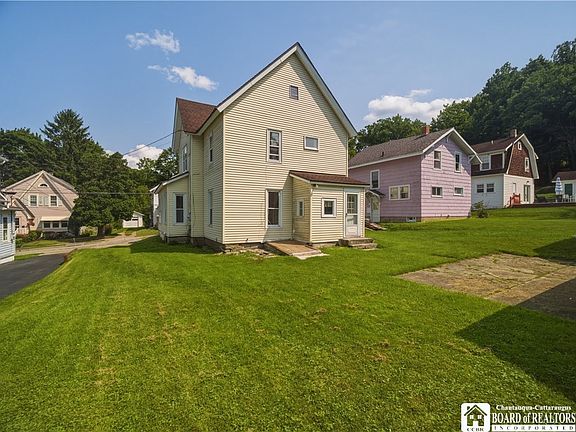 5th image of 18 Hess St