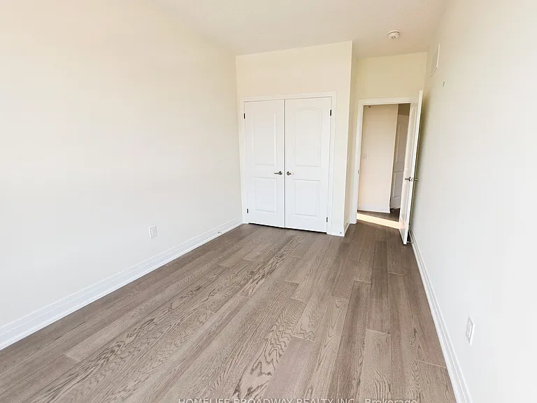 51 Mumbai Dr — Photo 25