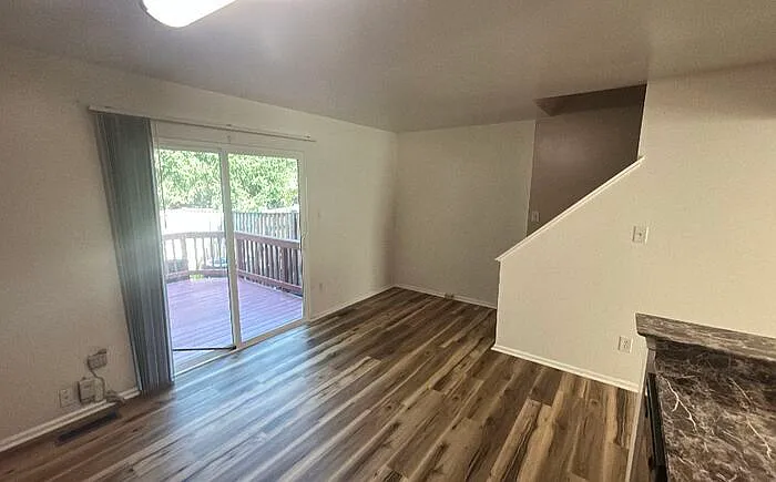 4 bed, 2.0 bath, 1123 sqft, $2,195 — Photo 3