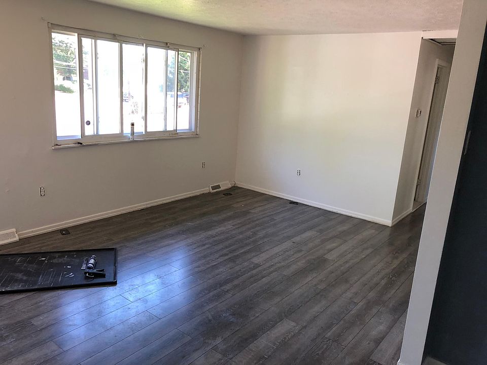 1st image of 284 Penn Ave