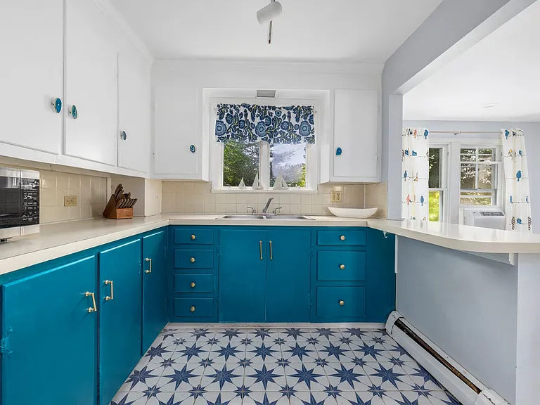 37 Concord Dr — Photo 4