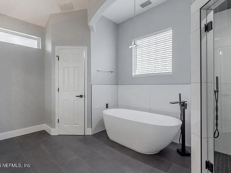 1770 Victoria Chase Ct — Photo 57