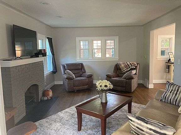 3rd image of 410 Mulford Dr SE