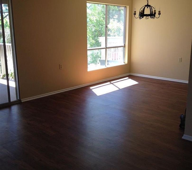 2nd image of 348 Chestnut Hill Ct APT 21