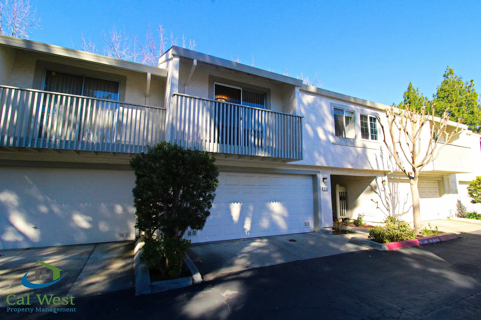 20195 Northglen Sq photo 1