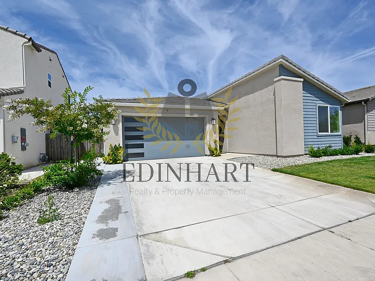 502 S Traverse Dr — Photo 2