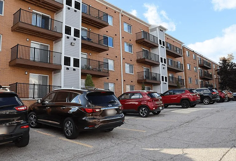 Beechmont Towers — Photo 2
