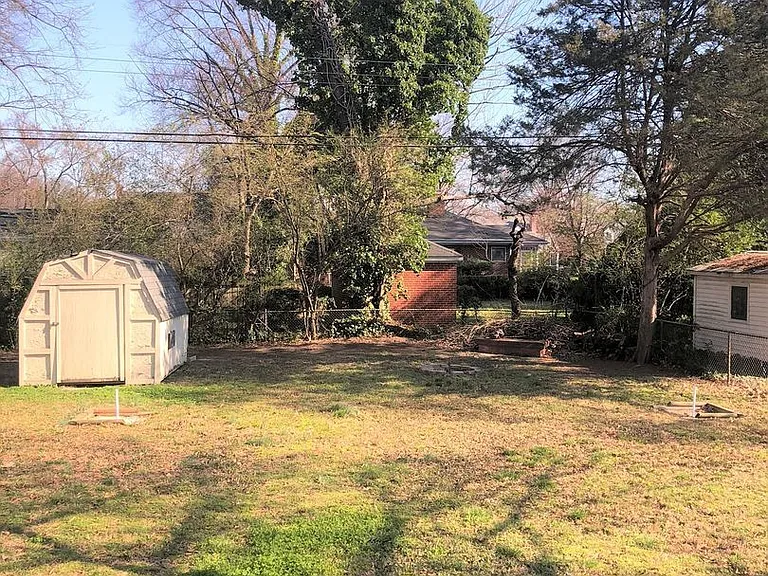 1406 Little John Rd — Photo 35