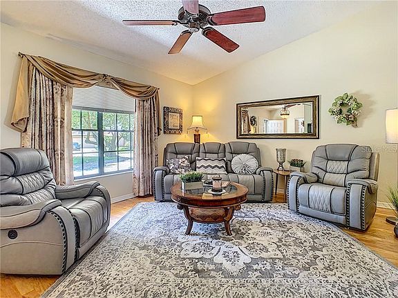 5th image of 13024 Wyndale Dr