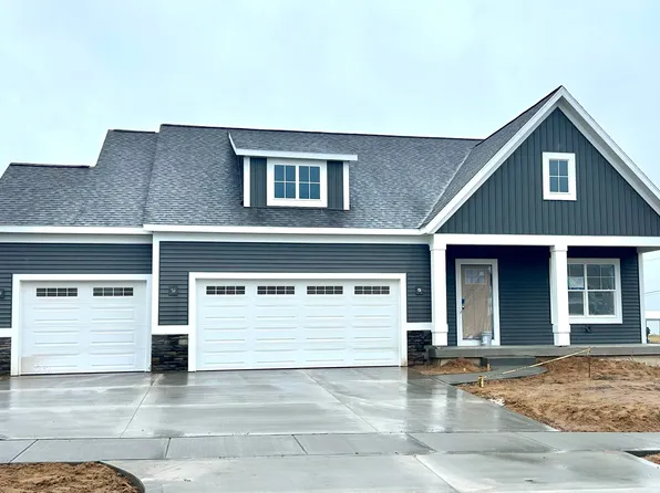 9572 Fields Dr #38, Zeeland, MI 49464