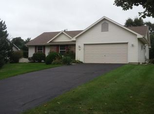 69 Arbor Ridge Dr, Delavan, WI 53115