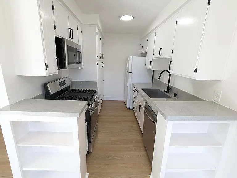 12415 Texas Ave #8 — Photo 6