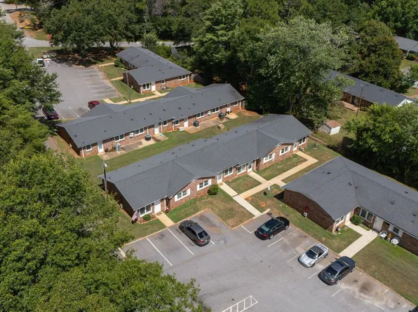 Creekside Apartments