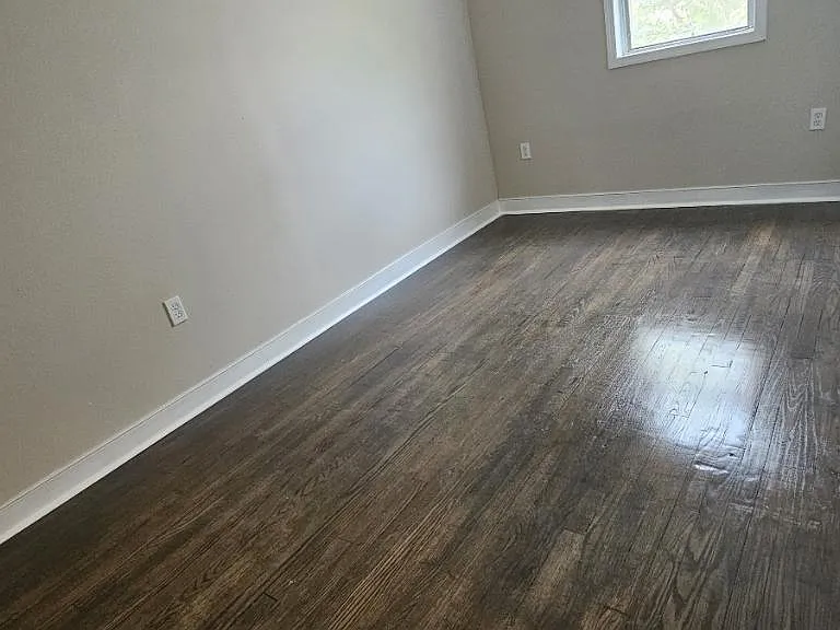 Middle bedroom