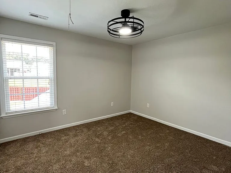 311 Glenlea Ln — Photo 10