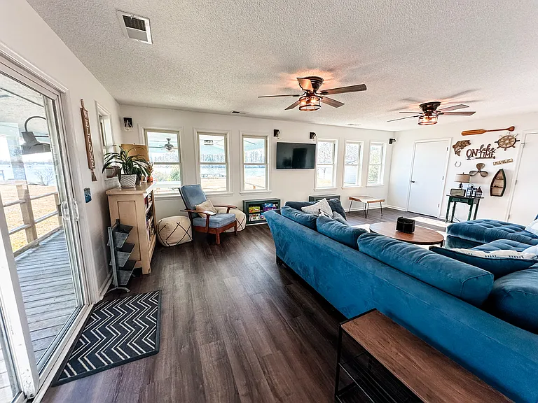 1221 Longpoint Rd — Photo 39