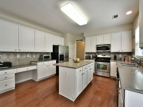 4th image of 2287 Young America Dr