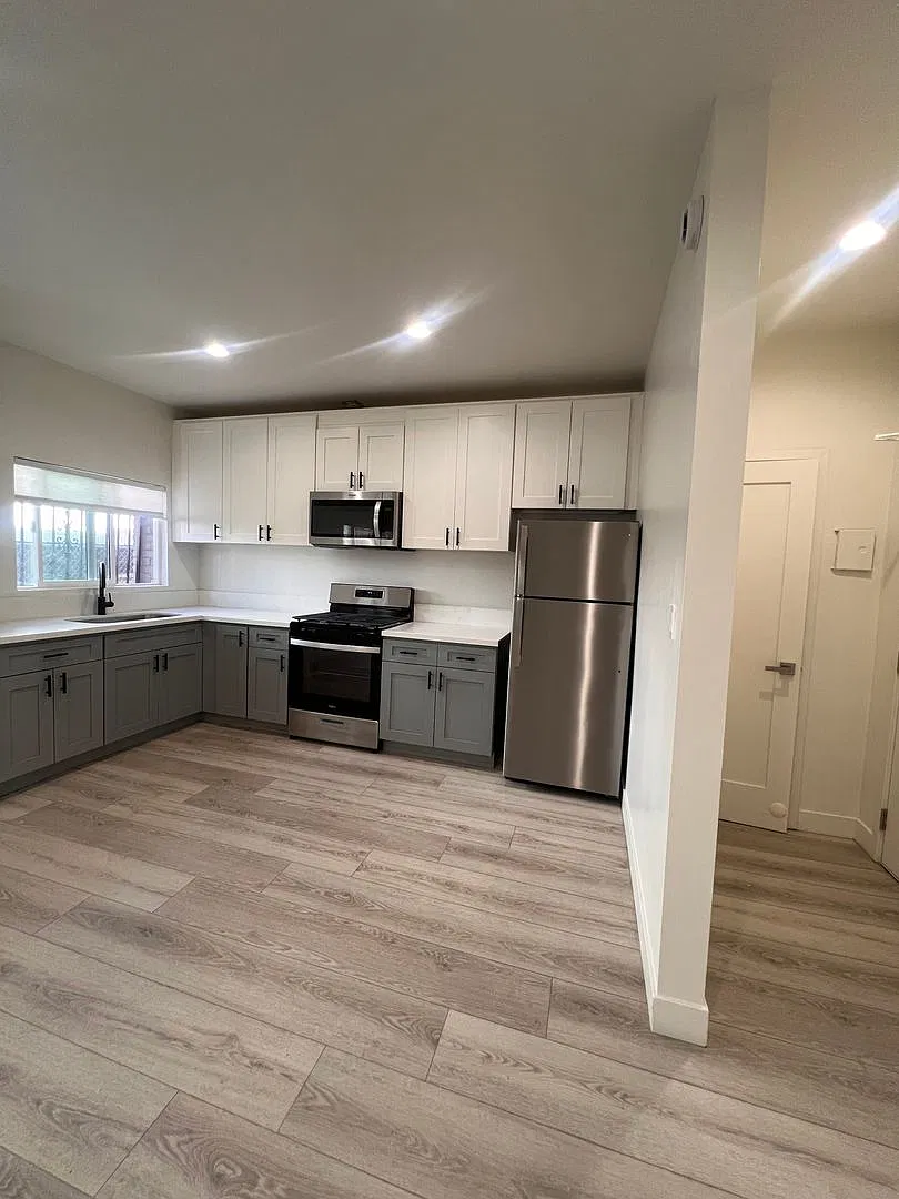 688 Shatto Place — Photo 2