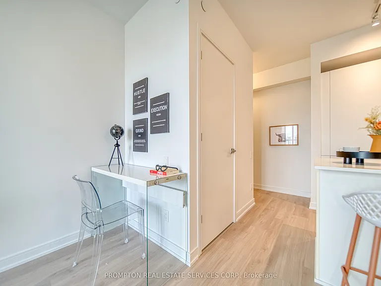 3 Gloucester St #1006 — Photo 7