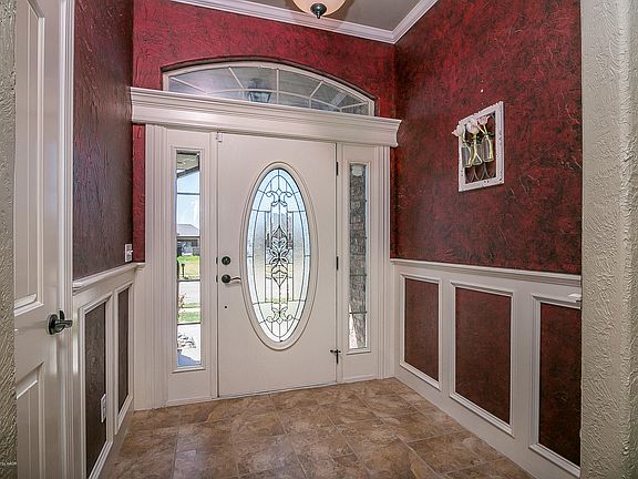 2nd image of 8006 Manor Haven Ct