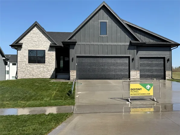 3153 NW Prescott Ct, Grimes, IA 50111