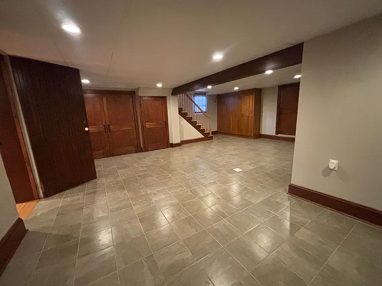 2412 Alberta Ave SW — Photo 42
