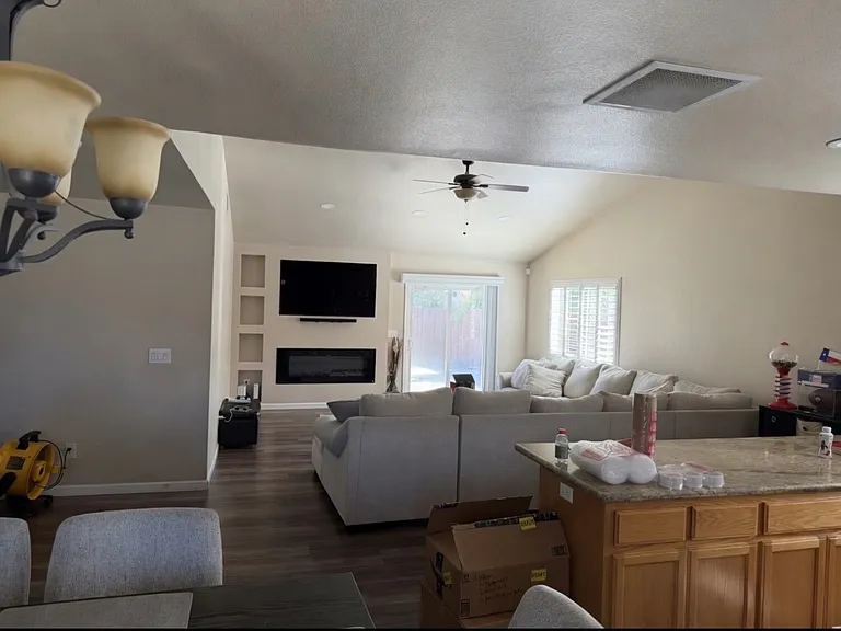 1761 Bay Ct — Photo 2