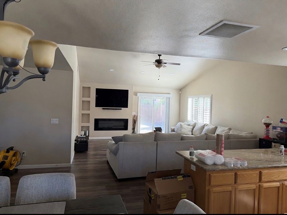 2nd image of 1761 Bay Ct