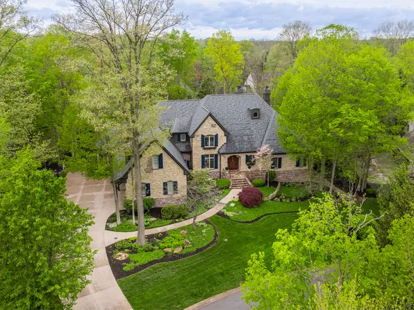 9312 Sullivan Pl, Zionsville, IN 46077