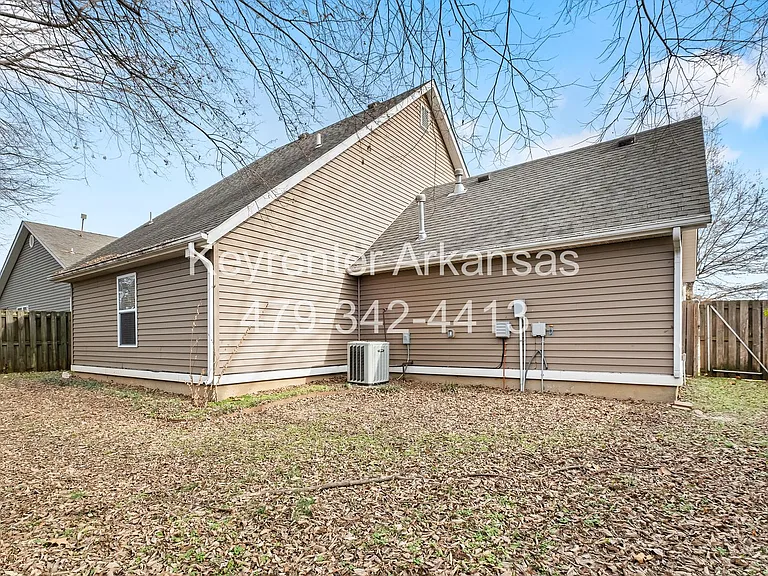 1481 Holland Dr — Photo 27