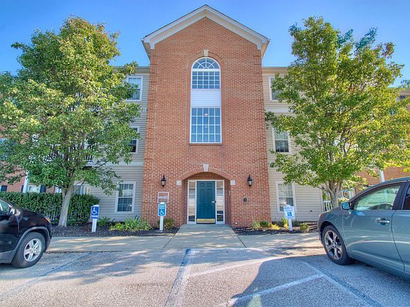 5th image of 1056 Larkspur Ct #1056