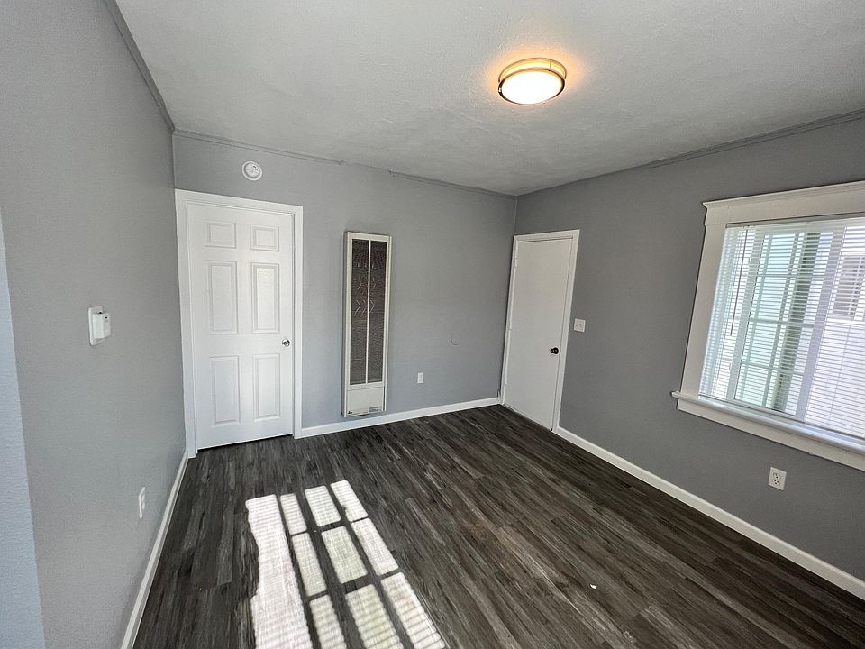 2nd image of 5219 Maywood Ave #5221