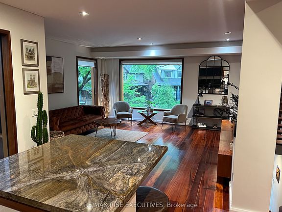 4th image of 32 Regal Rd