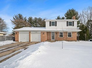 7150 Heatherwood Dr, Jenison, MI 49428