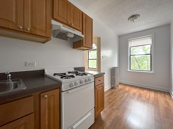 3rd image of 1742 N Humboldt Blvd APT 204