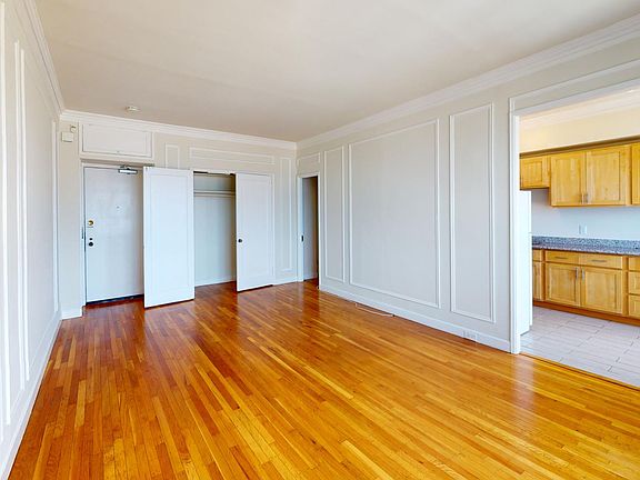 2nd image of 899 Green St #406
