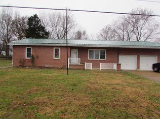 225 N Fredrick St, Houston, MO 65483