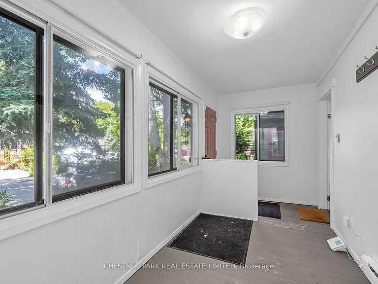 25 Kenworthy Ave — Photo 4