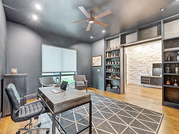 3rd image of 10219 Linkwood Dr