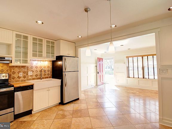 5th image of 435 Carrollton Dr