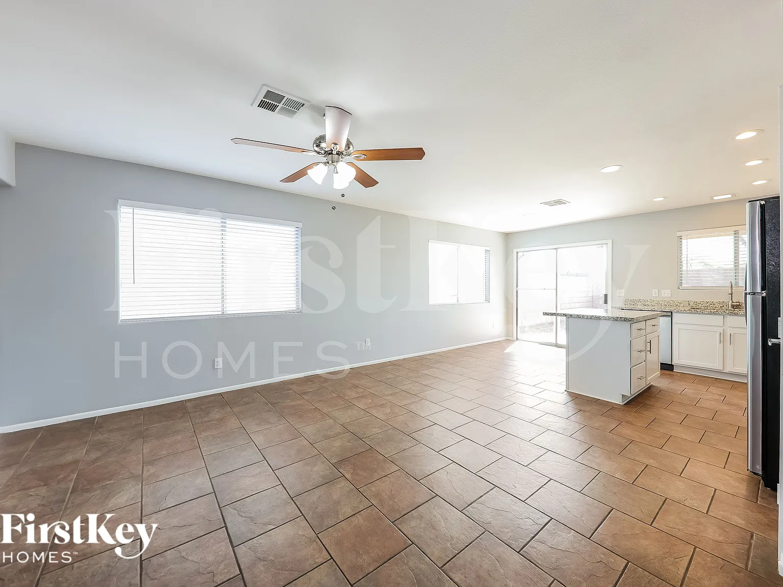 3 bed, 2.0 bath, 1320 sqft, $2,255 — Photo 4