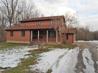 2497 Carmen Rd, Middleport, NY 14105