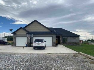 355 14th St, Heyburn, ID 83336