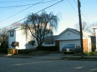 102 Farm St, Providence, RI 02909