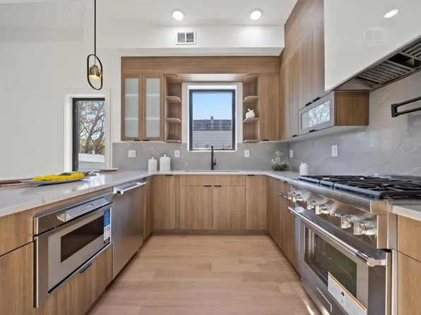 13 Lienau Place image 9 of 34