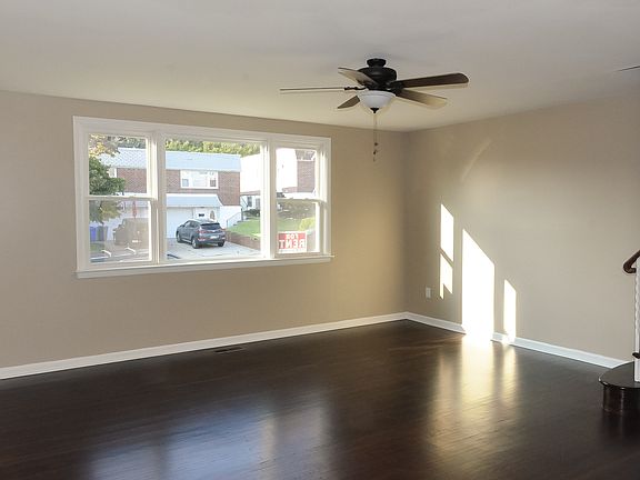 3rd image of 732 Livezey Ln