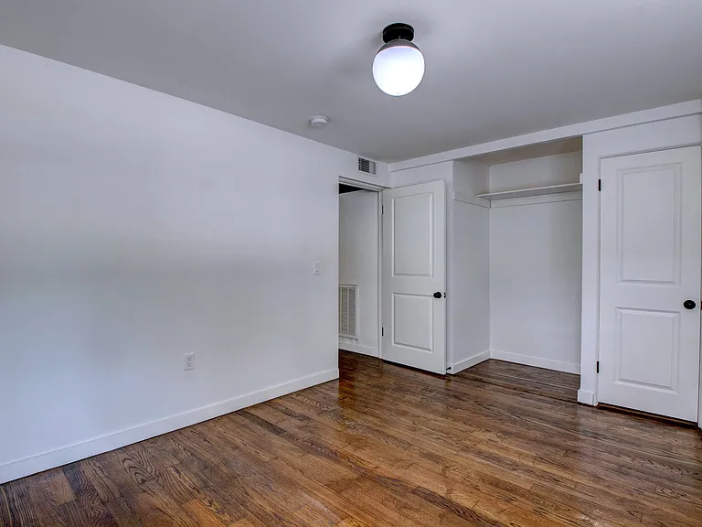 1520 Broadway St — Photo 18