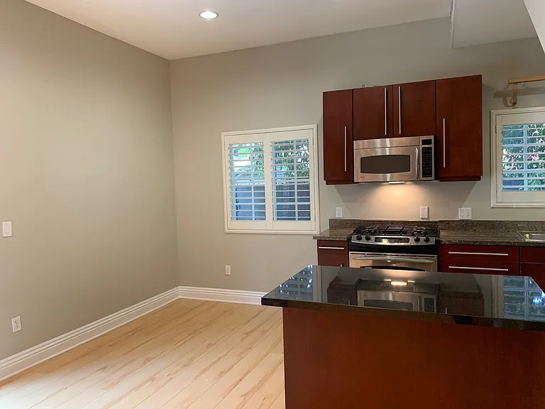 10652 Bloomfield St #1-4 — Photo 4
