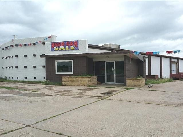 1st image of 2301 E 9th Ave